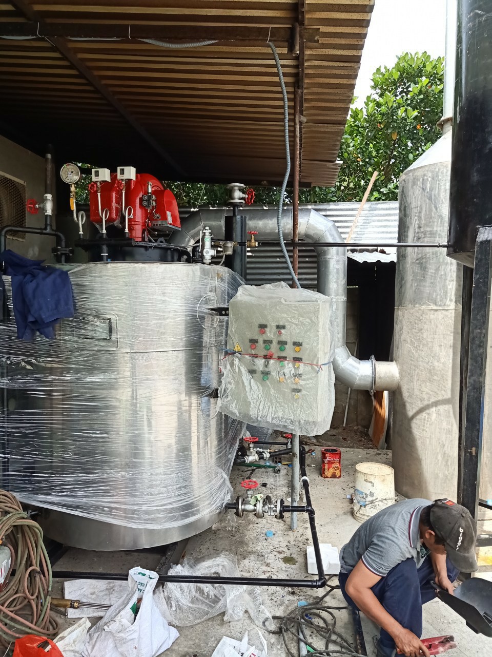 Tàm quan trọng của đồng hồ áp suất hơi nóng trong hệ thống công nghiệp